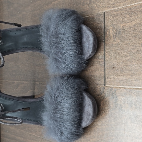 Michael Kors Furry Sandals - Picture 2 of 7